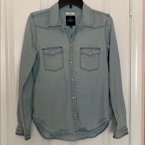 American Eagle Outfitters Denim Button Up | M 🦅